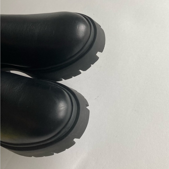 New Schutz Billie Casual Black Leather Lug Outsole Chelsea Boots size 6 - Picture 11 of 15